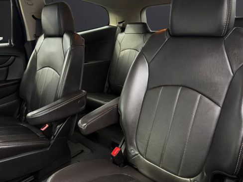 Used 2017 Chevrolet Traverse Premier image 23