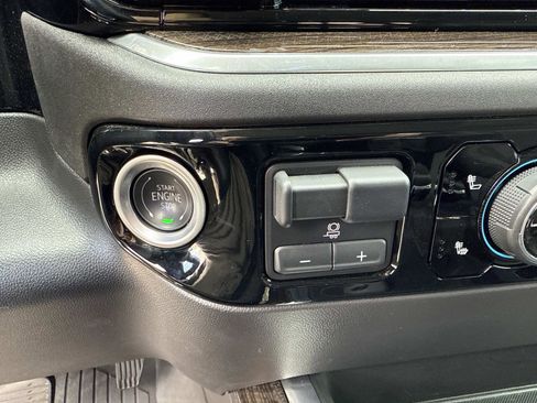 Used 2025 Chevrolet Silverado 1500 LT Trail Boss w/ Convenience Package II image 31