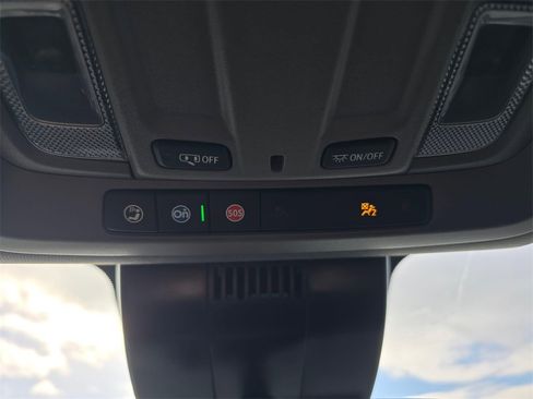 Used 2025 Chevrolet Silverado 2500 LT w/ Convenience Package image 28