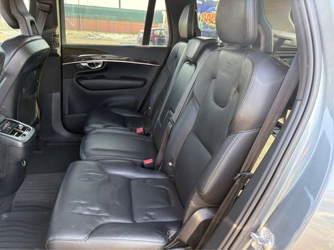 Used 2017 Volvo XC90 T6 Momentum w/ Vision Package image 11