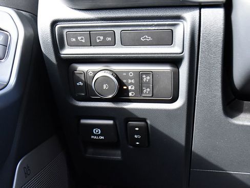 Used 2022 Ford F150 Lariat w/ Equipment Group 502A High AWD/4WD image 42