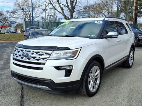 Certified 2019 Ford Explorer XLT w/ Equipment Group 202A image 8