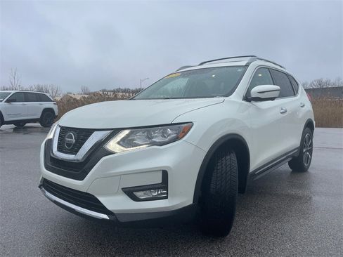 Used 2019 Nissan Rogue SL w/ Premium Package image 11