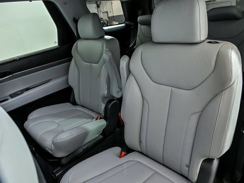 Used 2020 Hyundai Palisade SEL w/ Premium Package AWD/4WD image 16