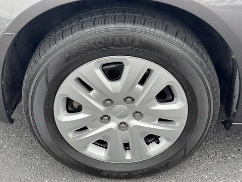 Used 2017 Dodge Grand Caravan SE FWD image 50
