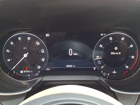 Used 2024 Alfa Romeo Giulia Ti w/ Performance Driving Package AWD/4WD image 2