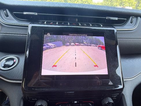 Used 2025 Jeep Grand Cherokee Laredo X RWD image 33