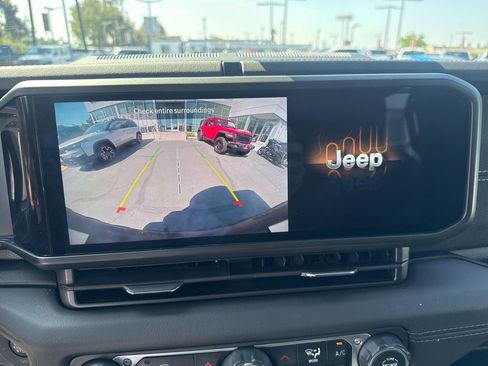 Certified 2025 Jeep Wrangler Unlimited Rubicon 4xe image 22