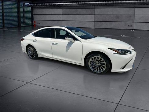 Certified 2024 Lexus ES 350 w/ Technology Package FWD image 2