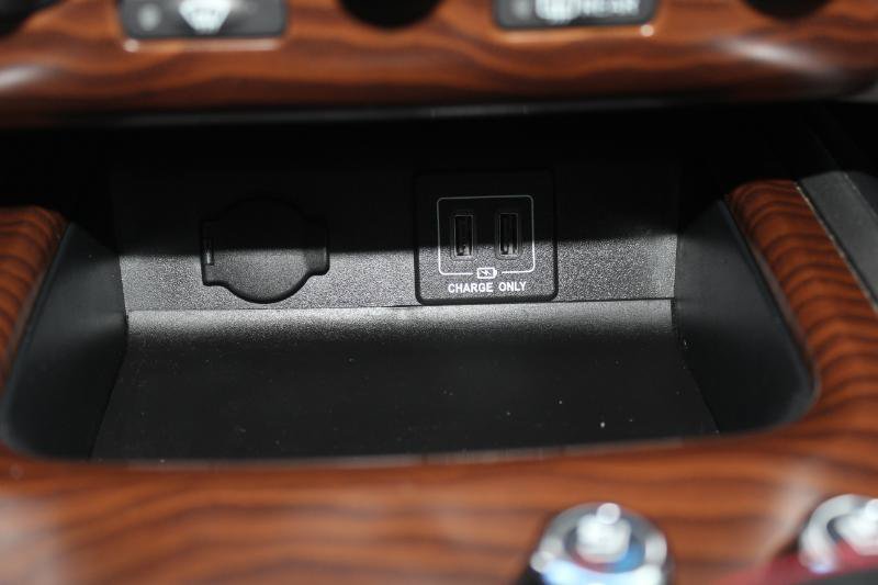 Used 2018 Nissan Pathfinder Platinum w/ Cargo Package FWD image 44