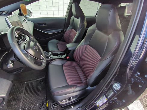 Used 2025 Toyota Corolla XSE image 19