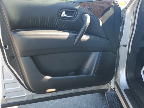 Used 2019 Nissan Armada SL w/ Premium Package image 18