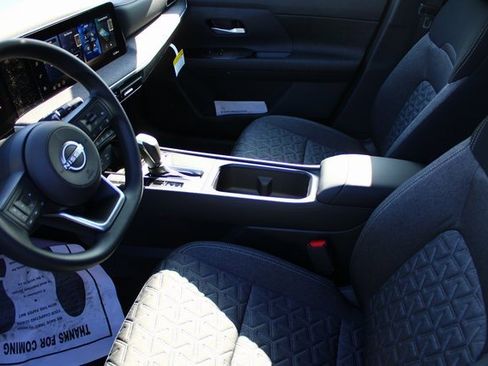 New 2026 Nissan Kicks SV w/ SV Premium Package image 9