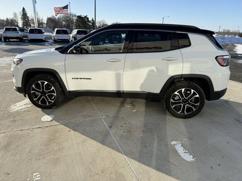 Used 2023 Jeep Compass Limited image 5