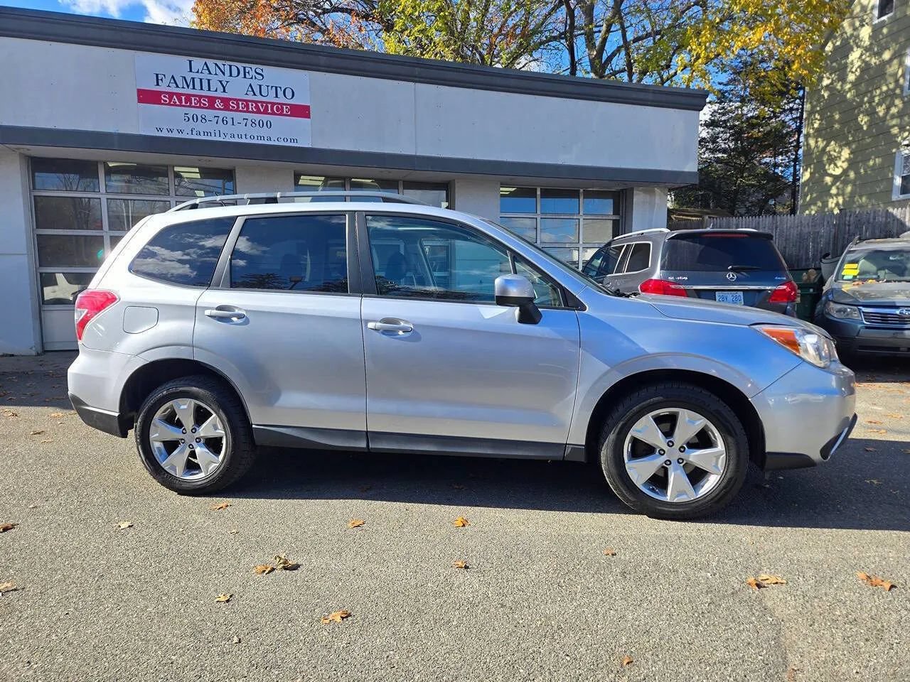 Used 2015 Subaru Forester 2.5i Premium w/ All-Weather Package AWD/4WD image 3