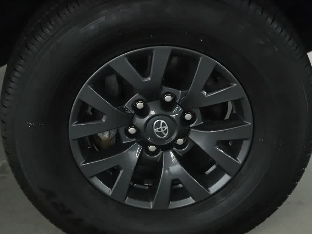 Certified 2023 Toyota Tacoma SR5 AWD/4WD image 10