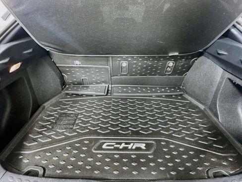 Used 2021 Toyota C-HR Limited FWD image 24