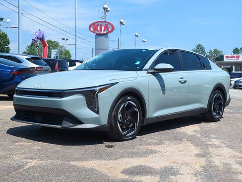 Certified 2025 Kia K4 EX FWD image 1