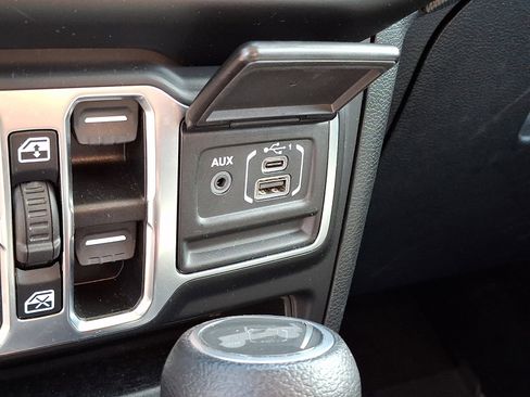 Certified 2021 Jeep Wrangler Unlimited Sport AWD/4WD image 23