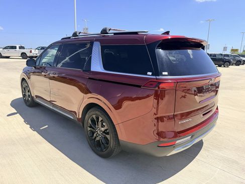 Used 2023 Kia Carnival SX FWD image 7
