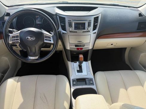 Used 2014 Subaru Outback 2.5i Limited w/ Moonroof Package AWD/4WD image 14