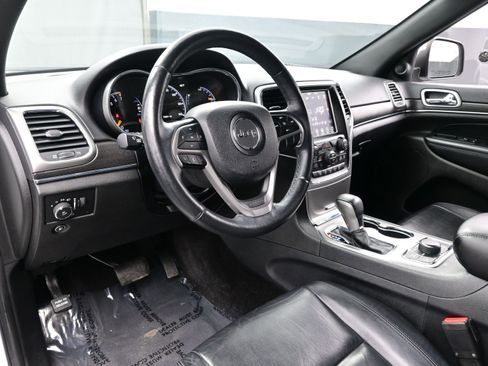 Used 2018 Jeep Grand Cherokee Limited image 13