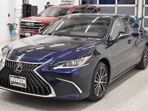 Used 2024 Lexus ES 350 image 9