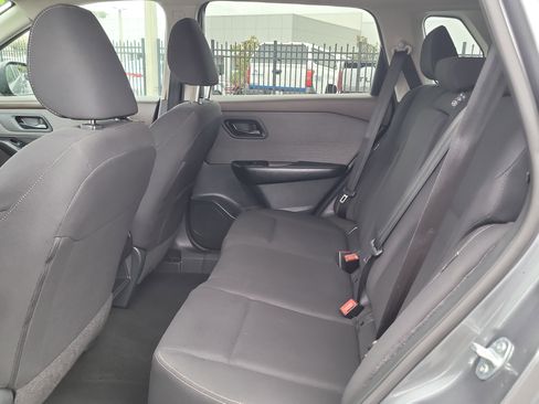 Used 2023 Nissan Rogue S image 14