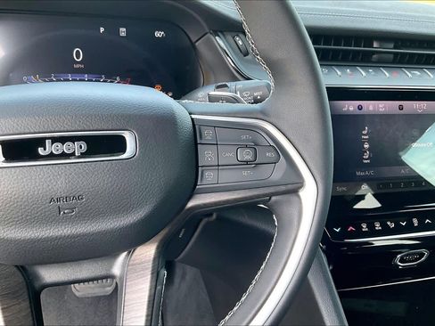 Used 2026 Jeep Grand Cherokee Limited AWD/4WD image 24