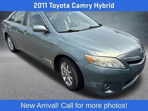 Used 2011 Toyota Camry Hybrid FWD image 2