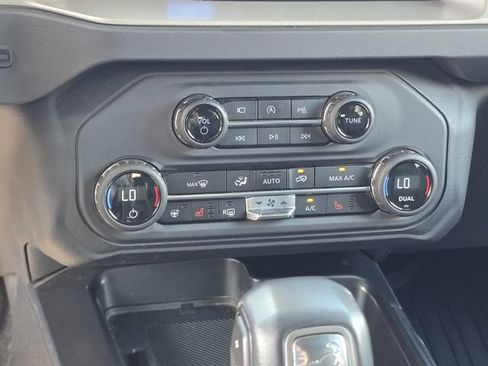 Used 2025 Ford Bronco Outer Banks AWD/4WD image 19