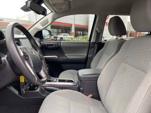 Used 2020 Toyota Tacoma SR5 image 8