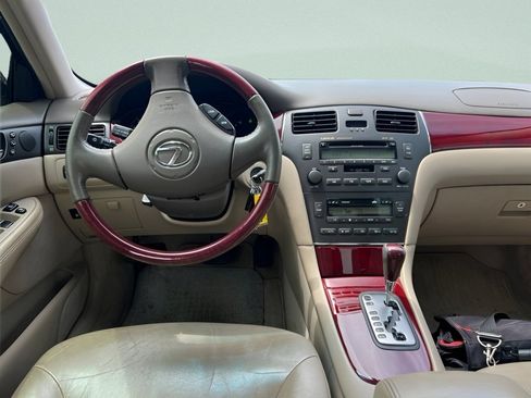 Used 2002 Lexus ES 330 FWD image 19