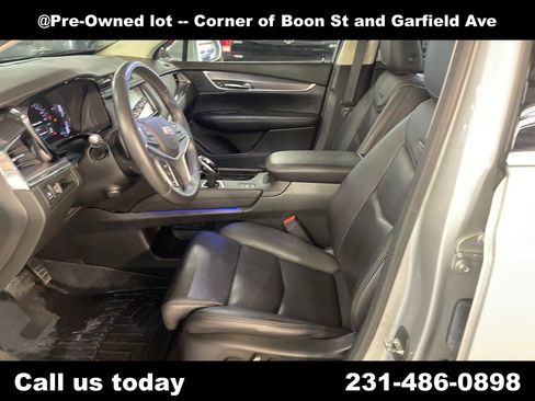 Used 2017 Cadillac XT5 Luxury w/ Driver Awareness Package AWD/4WD image 14