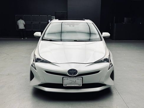 Used 2016 Toyota Prius Four w/ Advanced Technology Package FWD image 11