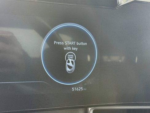 Used 2024 Hyundai Elantra SEL FWD image 9