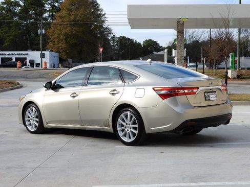 Used 2015 Toyota Avalon Limited image 18