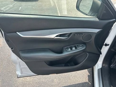 Used 2023 INFINITI QX50 Luxe FWD image 18