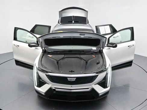 Certified 2025 Cadillac Optiq Sport 1 AWD/4WD image 46