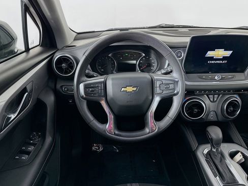 Used 2025 Chevrolet Blazer LT FWD image 27