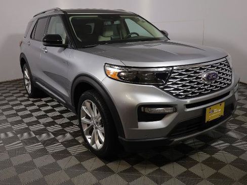 Certified 2023 Ford Explorer Platinum w/ Premium Technology Package AWD/4WD image 5