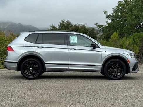 Used 2022 Volkswagen Tiguan SE R-Line AWD/4WD image 3