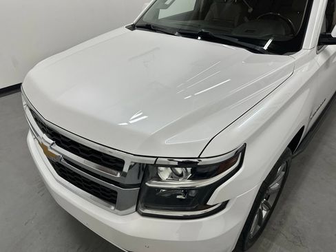 Used 2020 Chevrolet Suburban LT w/ Luxury Package RWD image 27