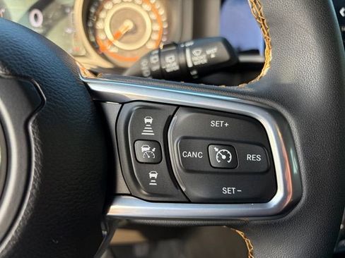 Used 2024 Jeep Wrangler Unlimited Sahara w/ Technology Group AWD/4WD image 24