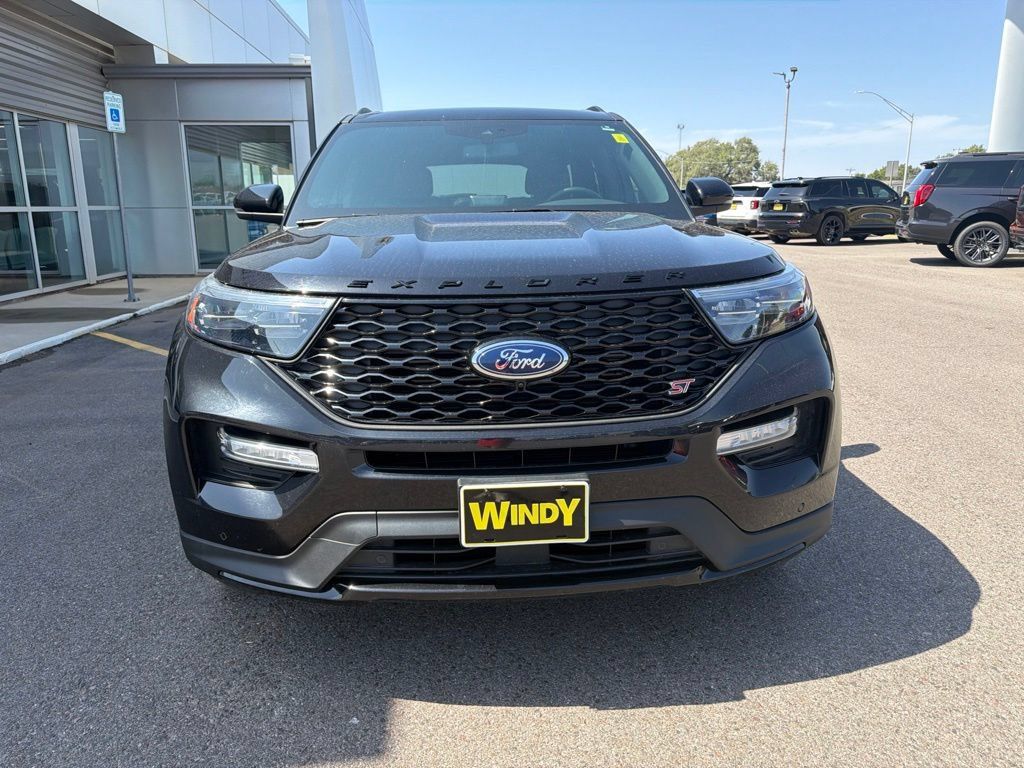 Used 2024 Ford Explorer ST w/ Equipment Group 401A AWD/4WD image 3