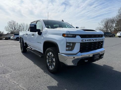 Used 2022 Chevrolet Silverado 2500 Custom w/ Custom Value Package image 9