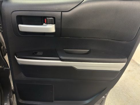 Used 2014 Toyota Tundra SR5 image 24