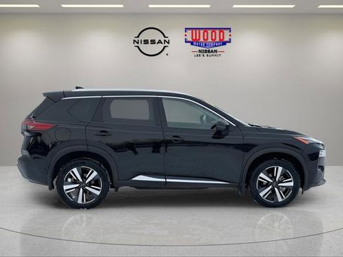 Used 2023 Nissan Rogue SL w/ SL Premium Package image 2