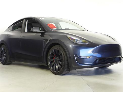 Used 2024 Tesla Model Y Performance image 4