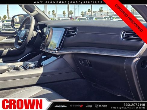 Certified 2024 Jeep Wagoneer L Series III w/ Flexible Seating Group image 12